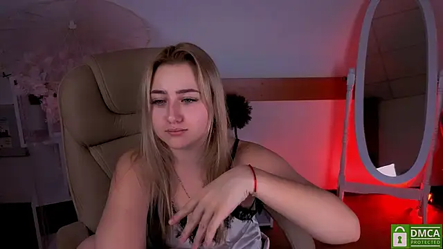 Lulu   Moon online show from January 12, 10:15 pm