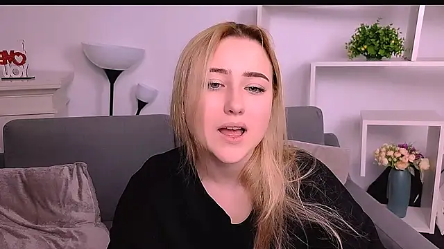 Lulu   Moon online show from March 1, 10:01 pm