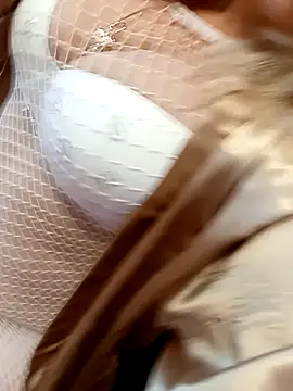 Snapshot of FineCaroline chatting on October 16, 9:54 am FineCaroline online show from October 16, 9:54 am