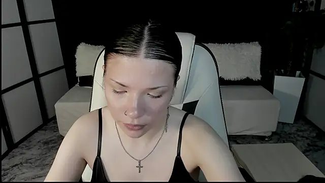 Snapshot of AdelDeRose chatting on October 21, 2:45 am AdelDeRose online show from October 21, 2:45 am