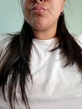 Snapshot of morenalatinaa chatting on January 8, 1:46 pm morenalatinaa online show from January 8, 1:46 pm