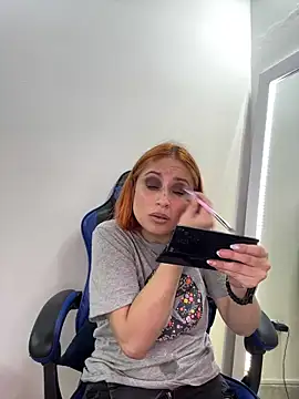 Adeline 1 online show from November 12, 9:25 pm