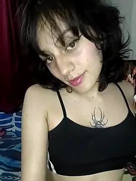 Snapshot of issa_bunny chatting on October 15, 12:44 am issa bunny online show from October 15, 12:44 am