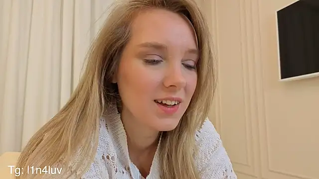 AIicaparkerc online show from November 27, 9:17 pm