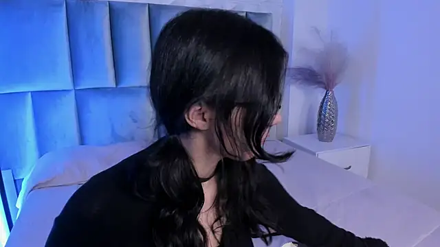HollyPeach online show from May 18, 7:52 pm