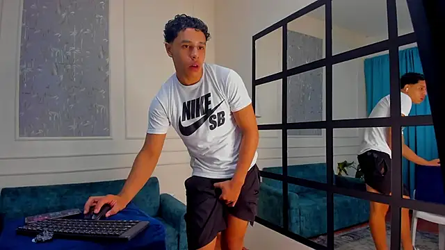 Snapshot of Adrian_Volt chatting on October 30, 8:09 pm Adrian Volt online show from October 30, 8:09 pm