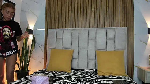 Sassha ferrer online show from January 8, 7:27 pm