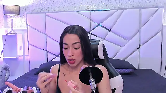 Snapshot of GabbiePrice chatting on May 23, 12:31 pm GabbiePrice online show from May 23, 12:31 pm
