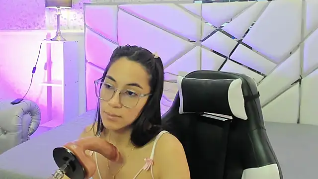 Snapshot of GabbiePrice chatting on June 15, 3:14 pm GabbiePrice online show from June 15, 3:14 pm