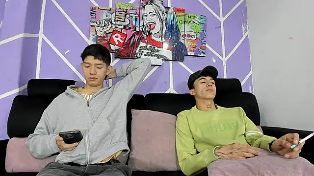 Snapshot of heyy_noah11 chatting on May 30, 1:08 pm heyy noah11 online show from May 30, 1:08 pm