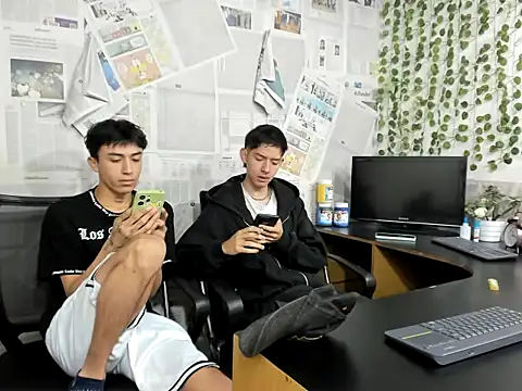 heyy noah11 online show from June 23, 1:31 pm