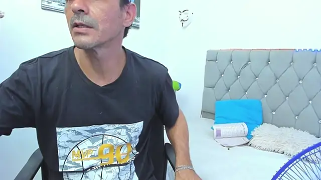 Sofi And Santy online show from November 23, 12:10 am