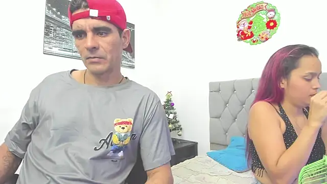 Snapshot of Sofi_And_Santy chatting on January 15, 12:26 am Sofi And Santy online show from January 15, 12:26 am