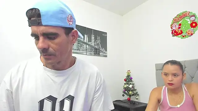 Snapshot of Sofi_And_Santy chatting on January 17, 12:59 am Sofi And Santy online show from January 17, 12:59 am