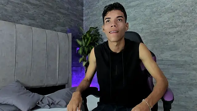 Snapshot of jhojan_foxxx_ chatting on November 11, 8:53 pm jhojan foxxx online show from November 11, 8:53 pm