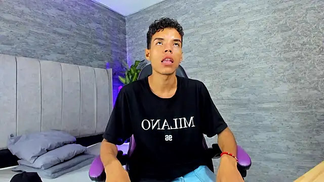 Snapshot of jhojan_foxxx_ chatting on November 19, 8:31 pm jhojan foxxx online show from November 19, 8:31 pm