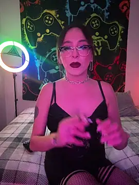 MiniMonroe online show from November 5, 8:36 am