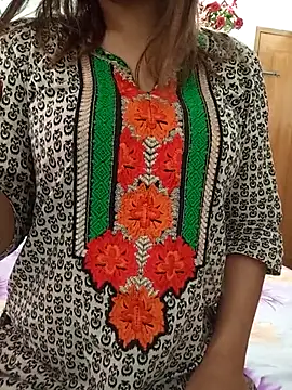 Tanha18 online show from May 8, 4:40 am