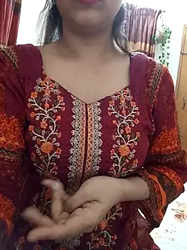 Snapshot of Tanha18 chatting on July 28, 1:32 pm Tanha18 online show from July 28, 1:32 pm