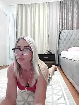 Snapshot of ElenabonyX chatting on June 16, 7:38 pm ElenabonyX online show from June 16, 7:38 pm