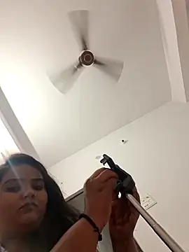 Saffroncutie online show from October 22, 2:50 pm