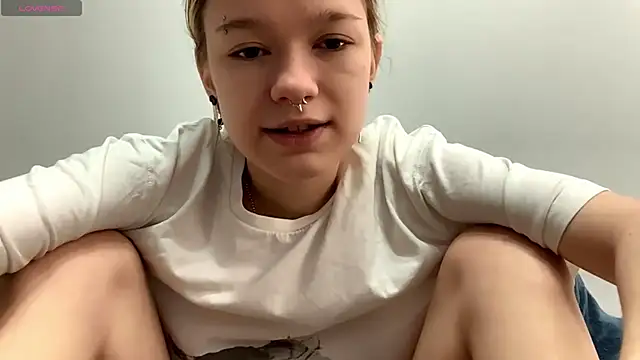 Snapshot of LorRebak chatting on October 15, 10:37 am LorRebak online show from October 15, 10:37 am
