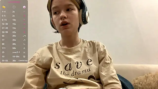 LorRebak online show from December 17, 12:33 pm