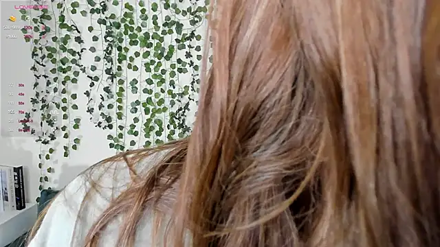 Snapshot of sweet_and_flirt chatting on October 31, 7:09 am sweet and flirt online show from October 31, 7:09 am