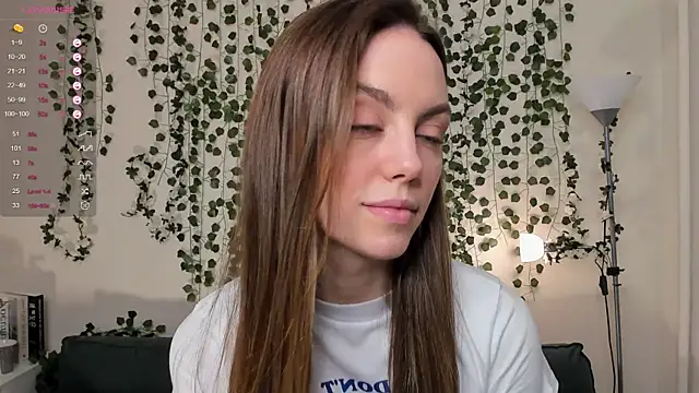 Snapshot of sweet_and_flirt chatting on November 7, 8:03 am sweet and flirt online show from November 7, 8:03 am