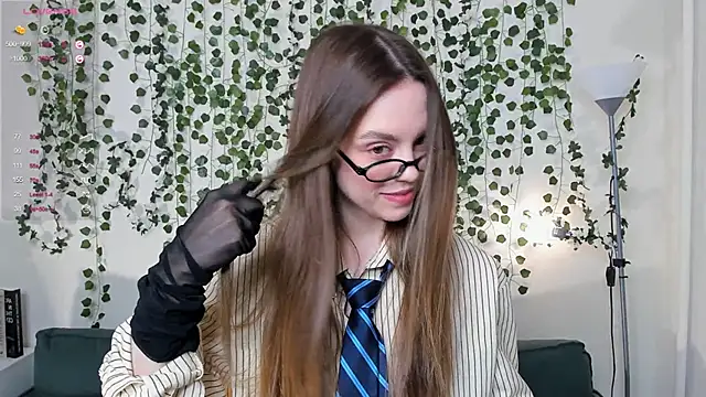 Snapshot of sweet_and_flirt chatting on November 9, 7:39 am sweet and flirt online show from November 9, 7:39 am