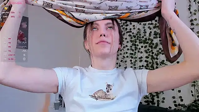 Snapshot of sweet_and_flirt chatting on November 19, 6:46 am sweet and flirt online show from November 19, 6:46 am