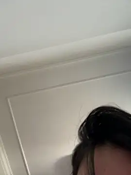 Snapshot of yiyi_3523 chatting on March 10, 7:46 am yiyi 3523 online show from March 10, 7:46 am