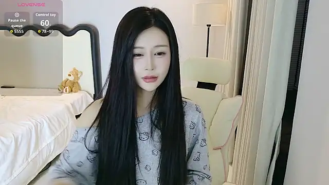 Snapshot of yiyi_3523 chatting on April 28, 3:28 pm yiyi 3523 online show from April 28, 3:28 pm
