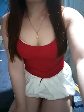 LeanaLy online show from March 13, 1:29 pm