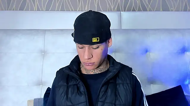 Snapshot of GaelCarter chatting on February 5, 3:44 am GaelCarter online show from February 5, 3:44 am