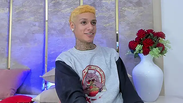 Snapshot of GaelCarter chatting on February 7, 3:21 am GaelCarter online show from February 7, 3:21 am