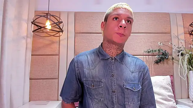 Snapshot of GaelCarter chatting on February 20, 4:09 am GaelCarter online show from February 20, 4:09 am