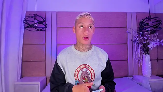 Snapshot of GaelCarter chatting on February 25, 3:27 am GaelCarter online show from February 25, 3:27 am