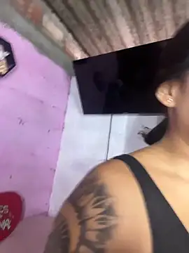 Snapshot of AlyssaRay chatting on May 21, 3:41 pm AlyssaRay online show from May 21, 3:41 pm