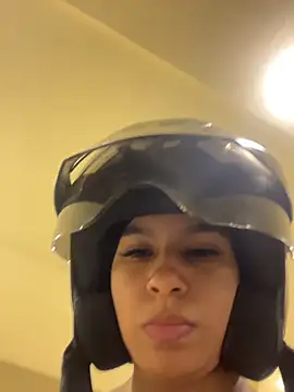 Snapshot of AlyssaRay chatting on May 28, 1:41 pm AlyssaRay online show from May 28, 1:41 pm