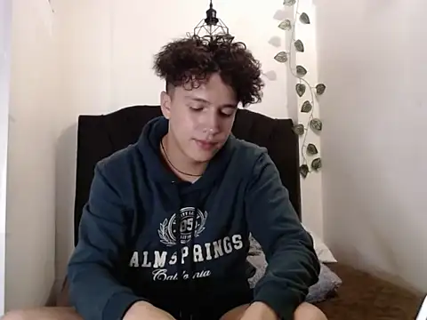 Snapshot of charly_926 chatting on November 22, 8:52 pm charly 926 online show from November 22, 8:52 pm