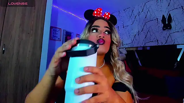 Sofiabigcock22 online show from August 1, 12:15 pm