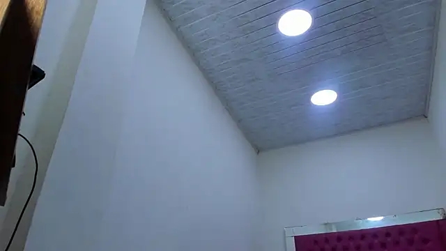 Snapshot of VioletGil_Party_ chatting on December 18, 7:53 pm VioletGil Party online show from December 18, 7:53 pm