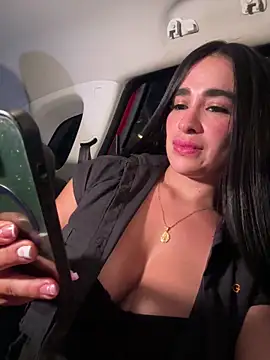 Snapshot of RoseSeductre chatting on October 17, 11:18 pm RoseSeductre online show from October 17, 11:18 pm