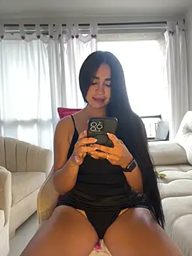 Snapshot of RoseSeductre chatting on November 28, 10:01 pm RoseSeductre online show from November 28, 10:01 pm