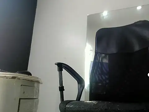 Brandonhott online show from October 19, 4:07 pm