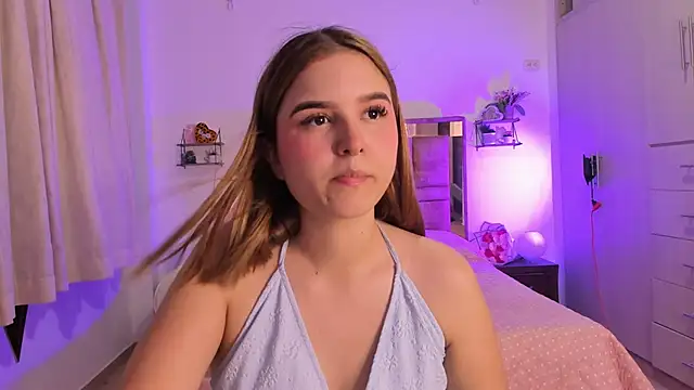 MIACUTEE  online show from February 11, 11:10 pm