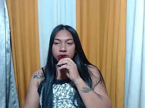 Snapshot of ellah_morenax chatting on July 7, 8:24 pm ellah morenax online show from July 7, 8:24 pm