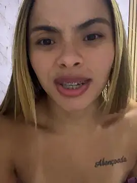 safadinhaquenteW online show from March 14, 3:45 am