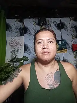 Snapshot of trishacummerts chatting on June 10, 3:11 pm trishacummerts online show from June 10, 3:11 pm